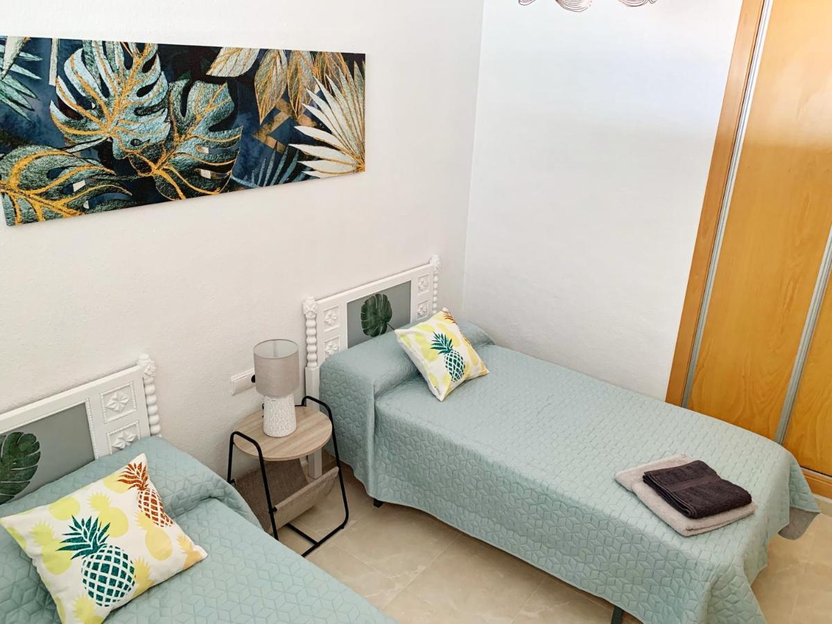 Sunny Beach Retreat Santa Pola Esterno foto