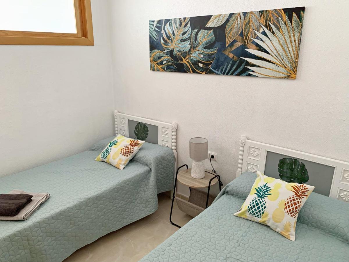 Sunny Beach Retreat Santa Pola Esterno foto