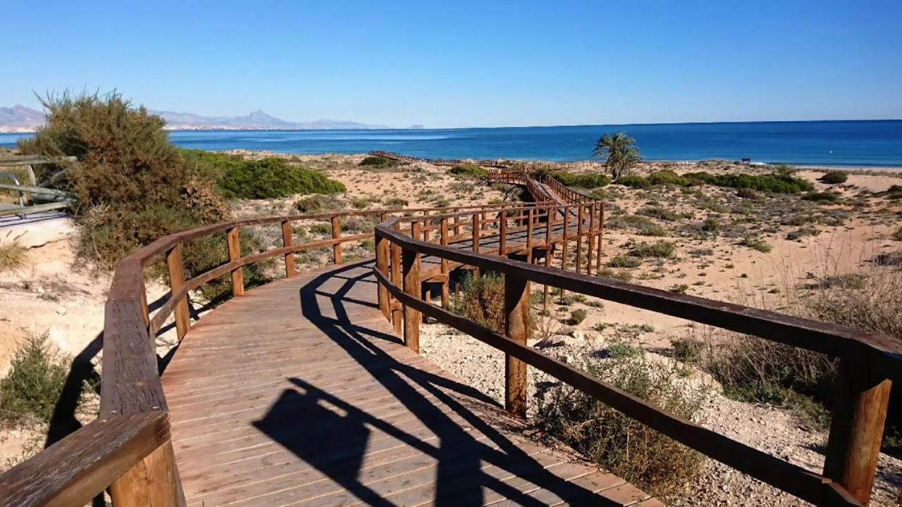 Sunny Beach Retreat Santa Pola Esterno foto